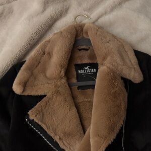 Hollister Black Teddy Jacket with Tan Faux Fur Collar